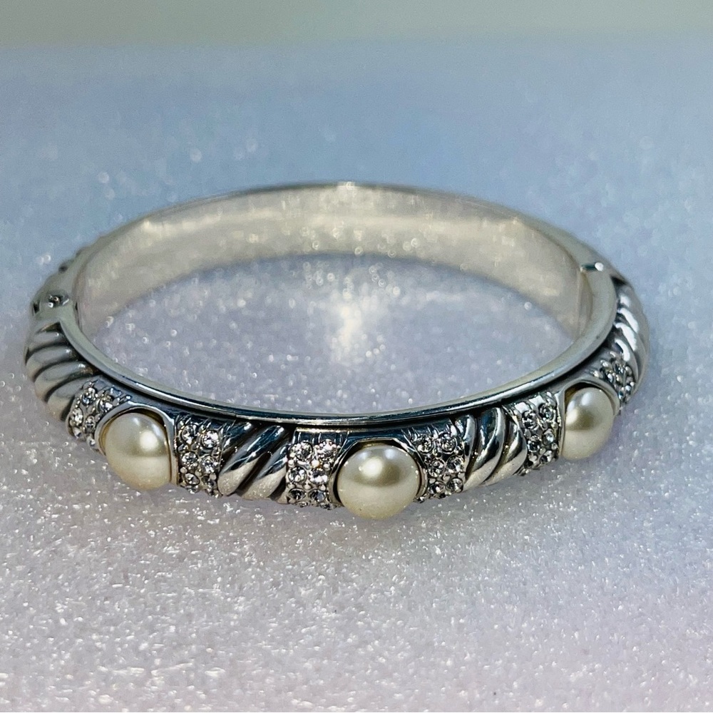 BRIGHTON Pearl Magic Crystal Hinged Bracelet Bangle - Picture 6 of 8